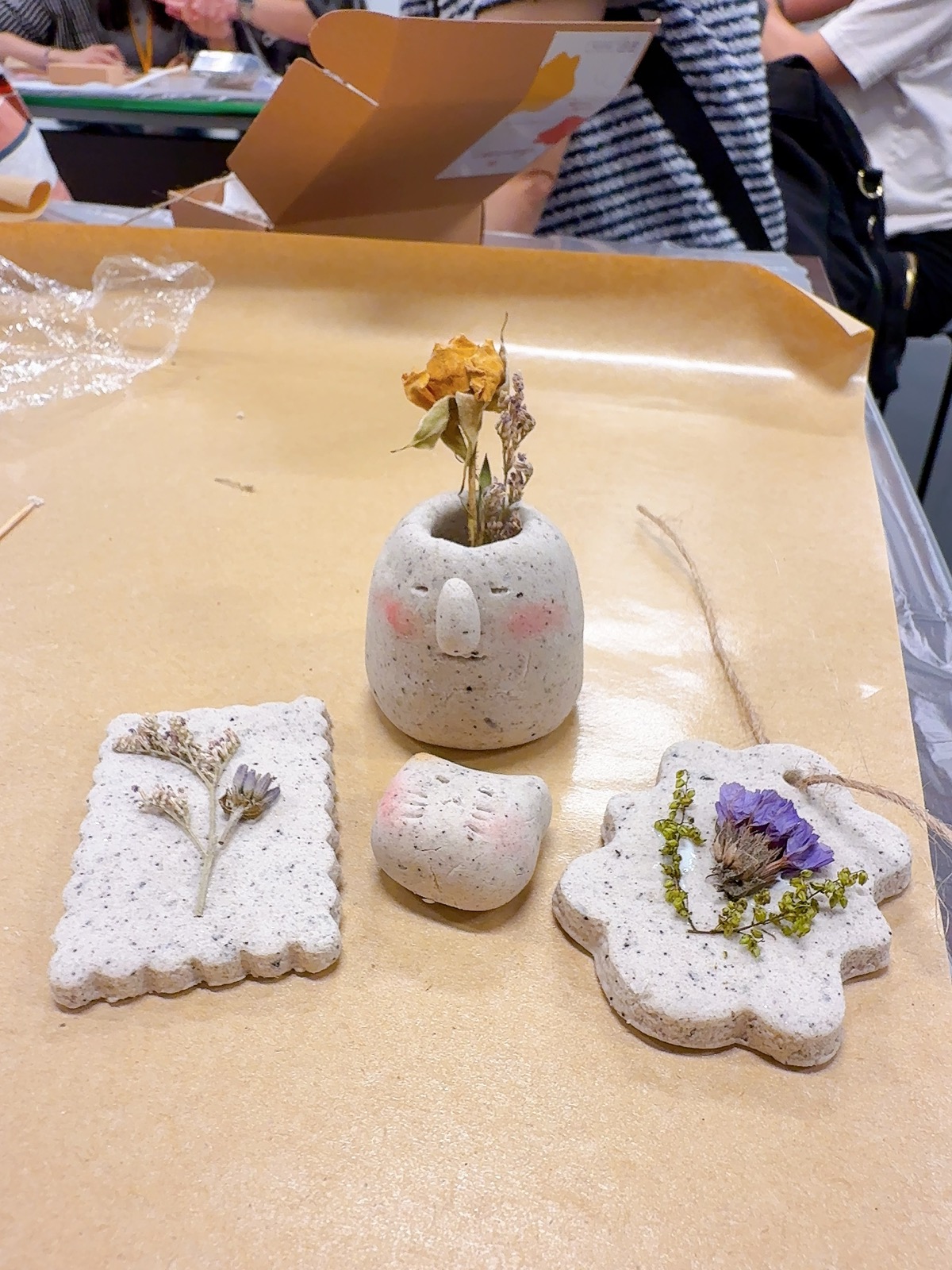 考古館現場完成的植物標本作品